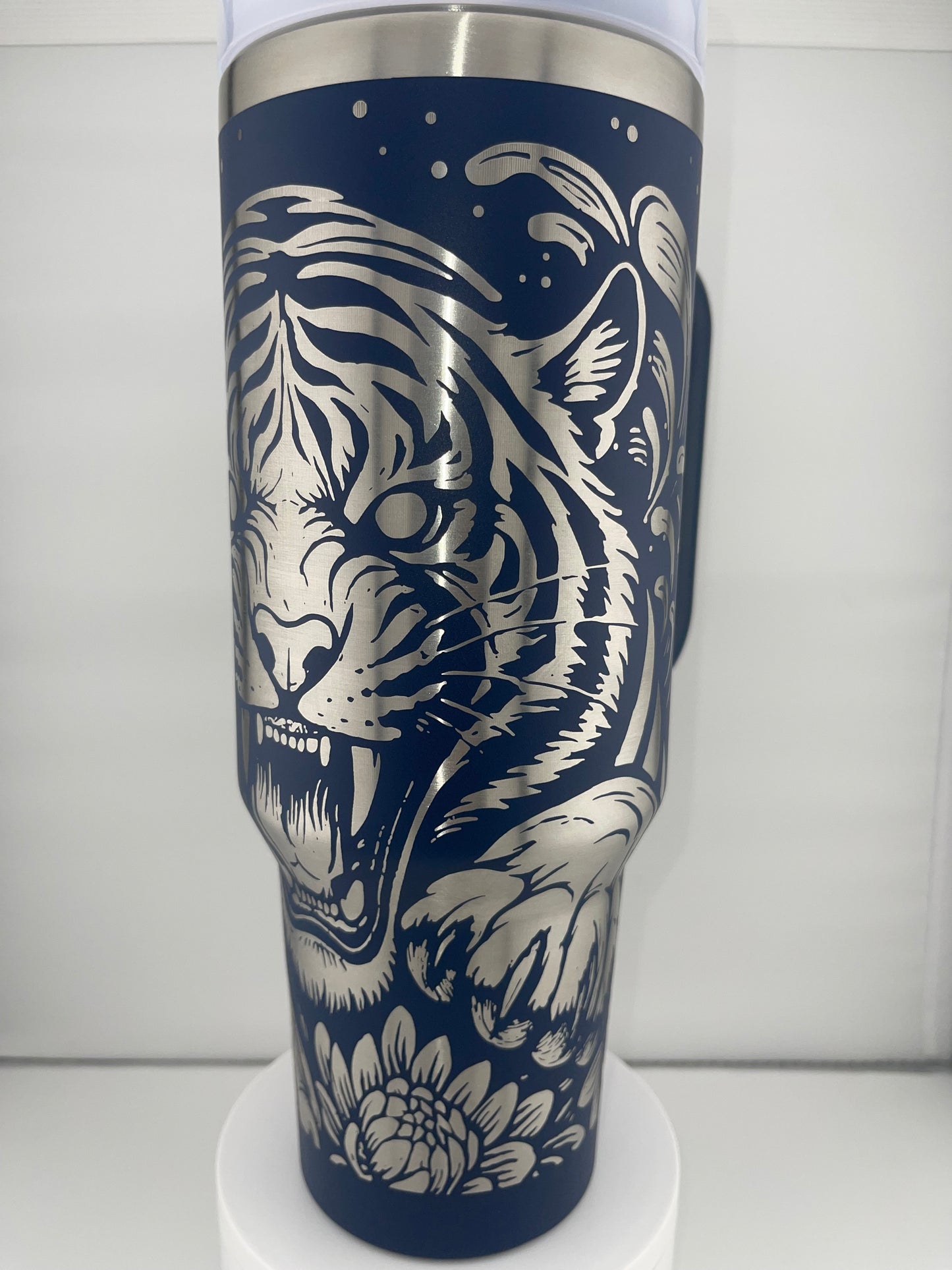Roaring Tiger Tumbler – 40oz – Floral Wildlife Design – Asian-Inspired Art Drinkware